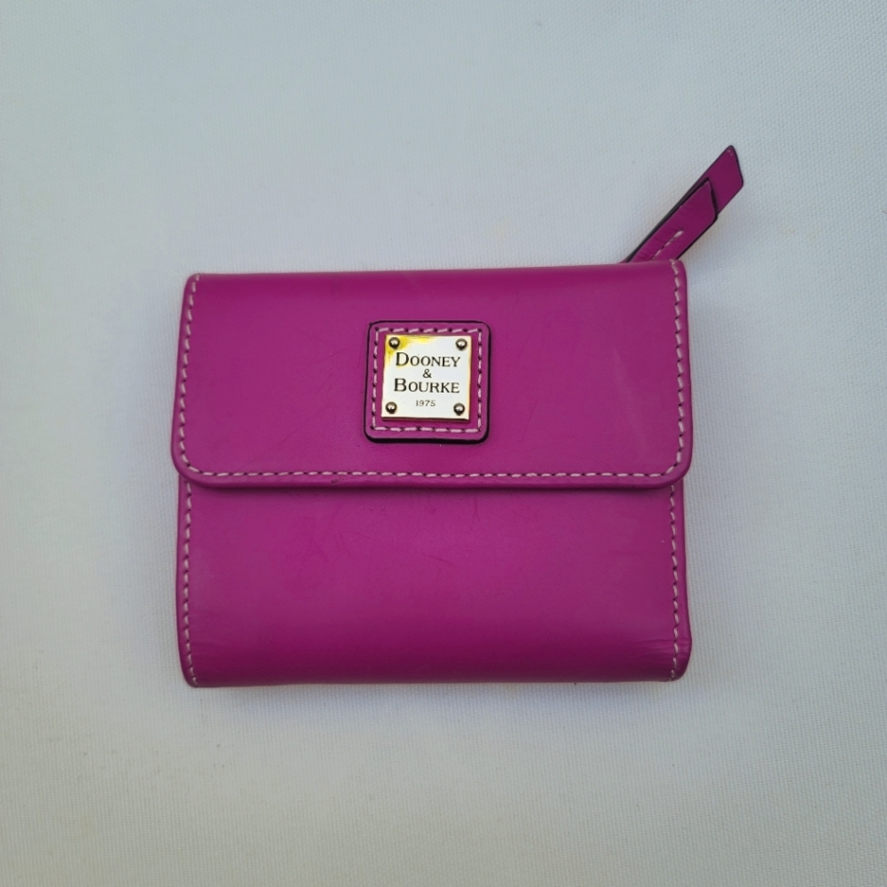 Dooney & Bourke wallet